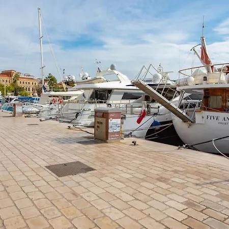 C17 2p Port Palais & Croisette 8mins Walk Balcony شقة *