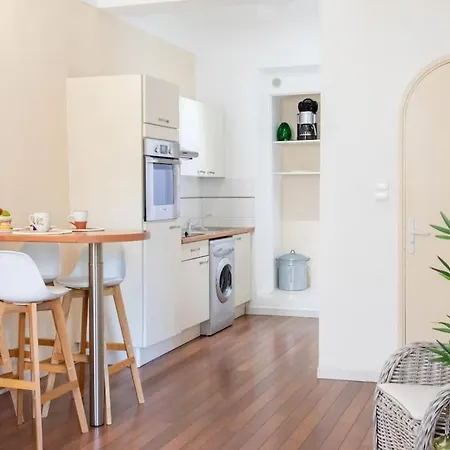 C17 2p Port Palais & Croisette 8mins Walk Balcony شقة